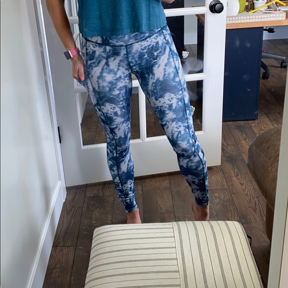 Lululemon speed tight 6 - Picture 1 of 3